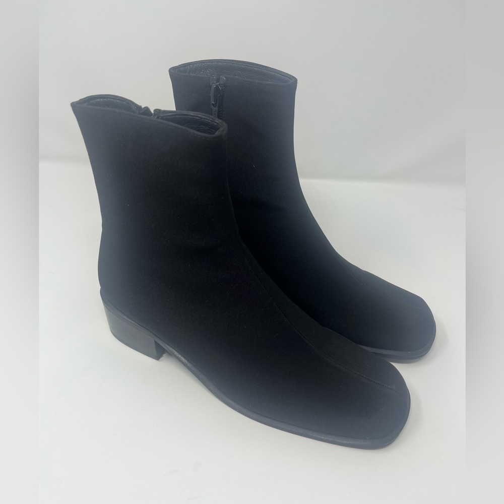 STUART WEITZMAN Tornado Black Ankle Boots Gore Tex Size 7 M Spain Waterproof